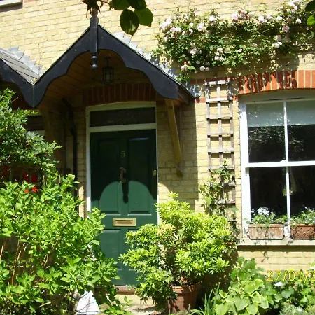 Old Station Gardens, Sw London Bed & Breakfast